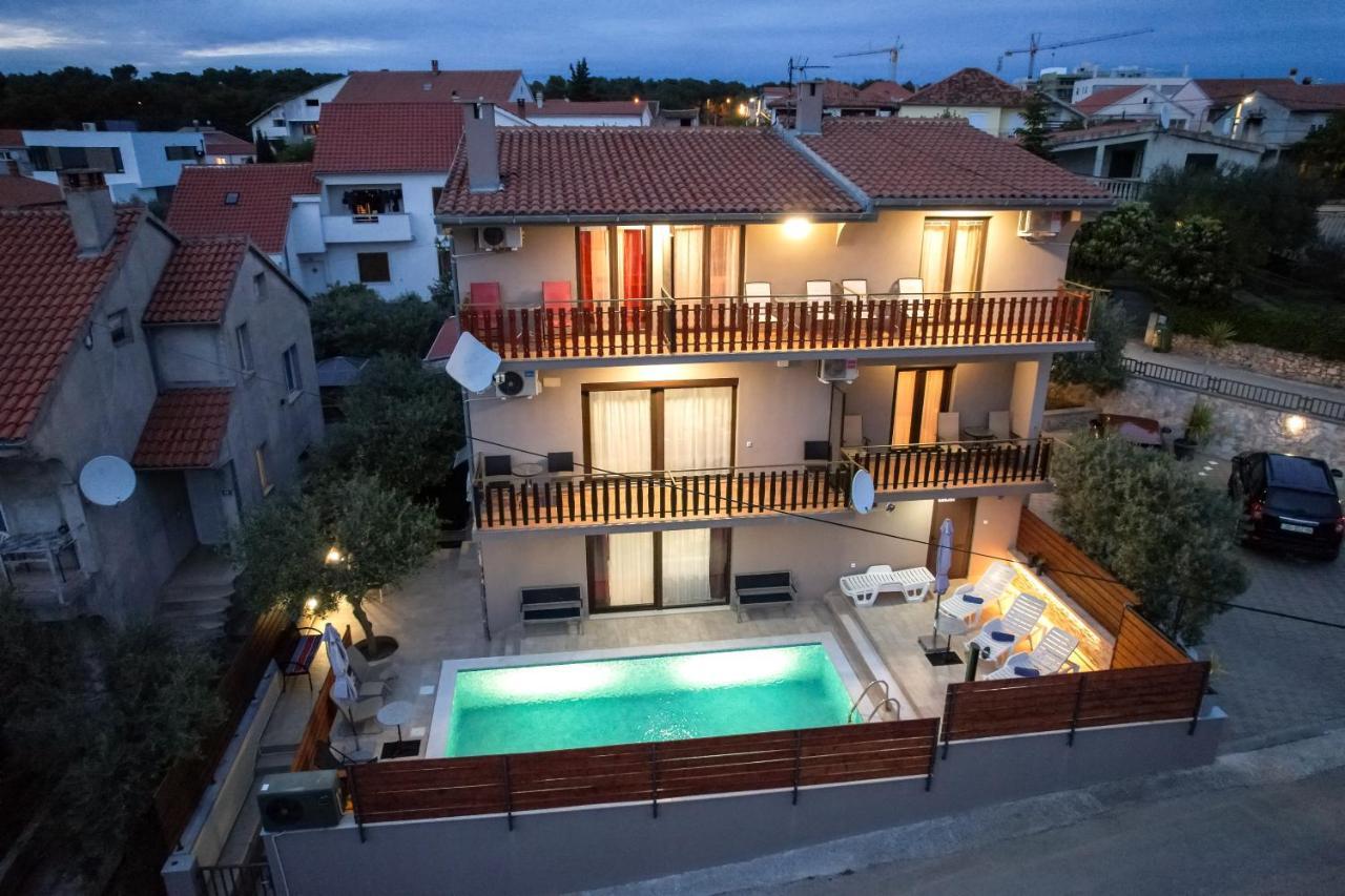 Pool Apartments Julia Zadar Zewnętrze zdjęcie