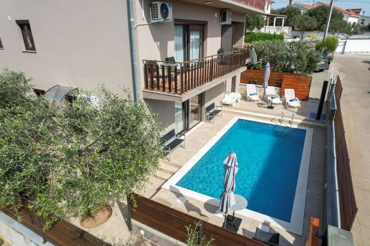 Pool Apartments Julia Zadar Zewnętrze zdjęcie