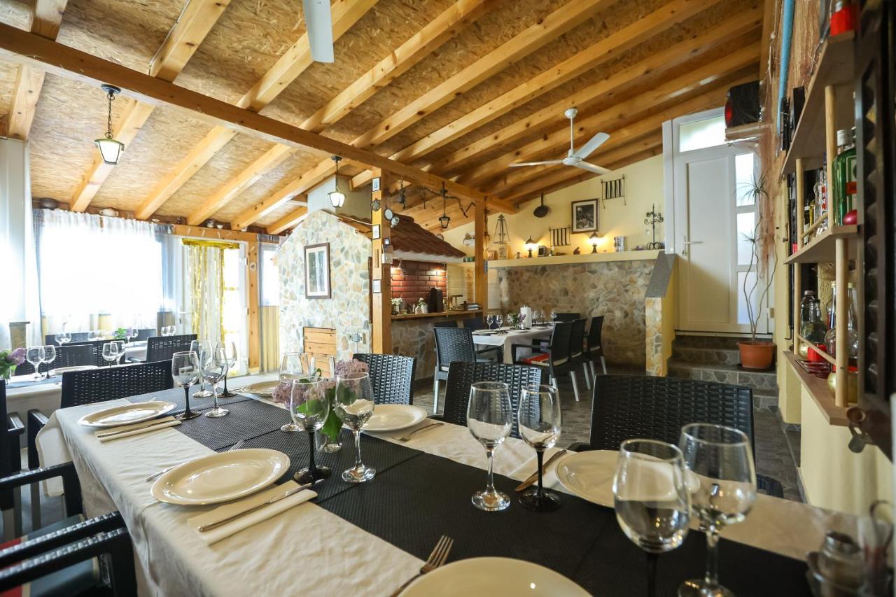 Pool Apartments Julia Zadar Zewnętrze zdjęcie