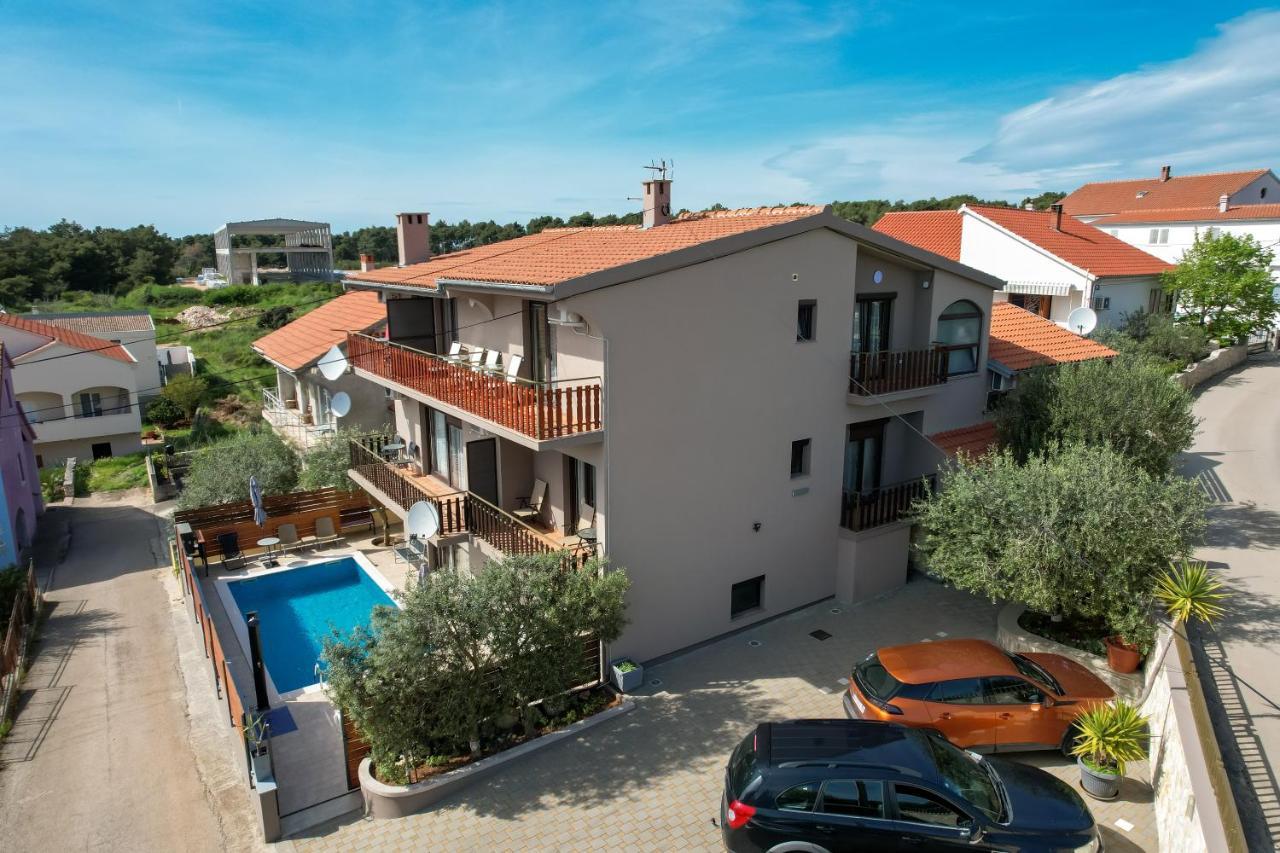 Pool Apartments Julia Zadar Zewnętrze zdjęcie