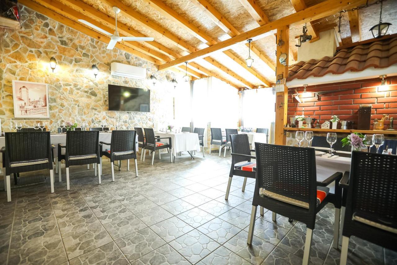 Pool Apartments Julia Zadar Zewnętrze zdjęcie