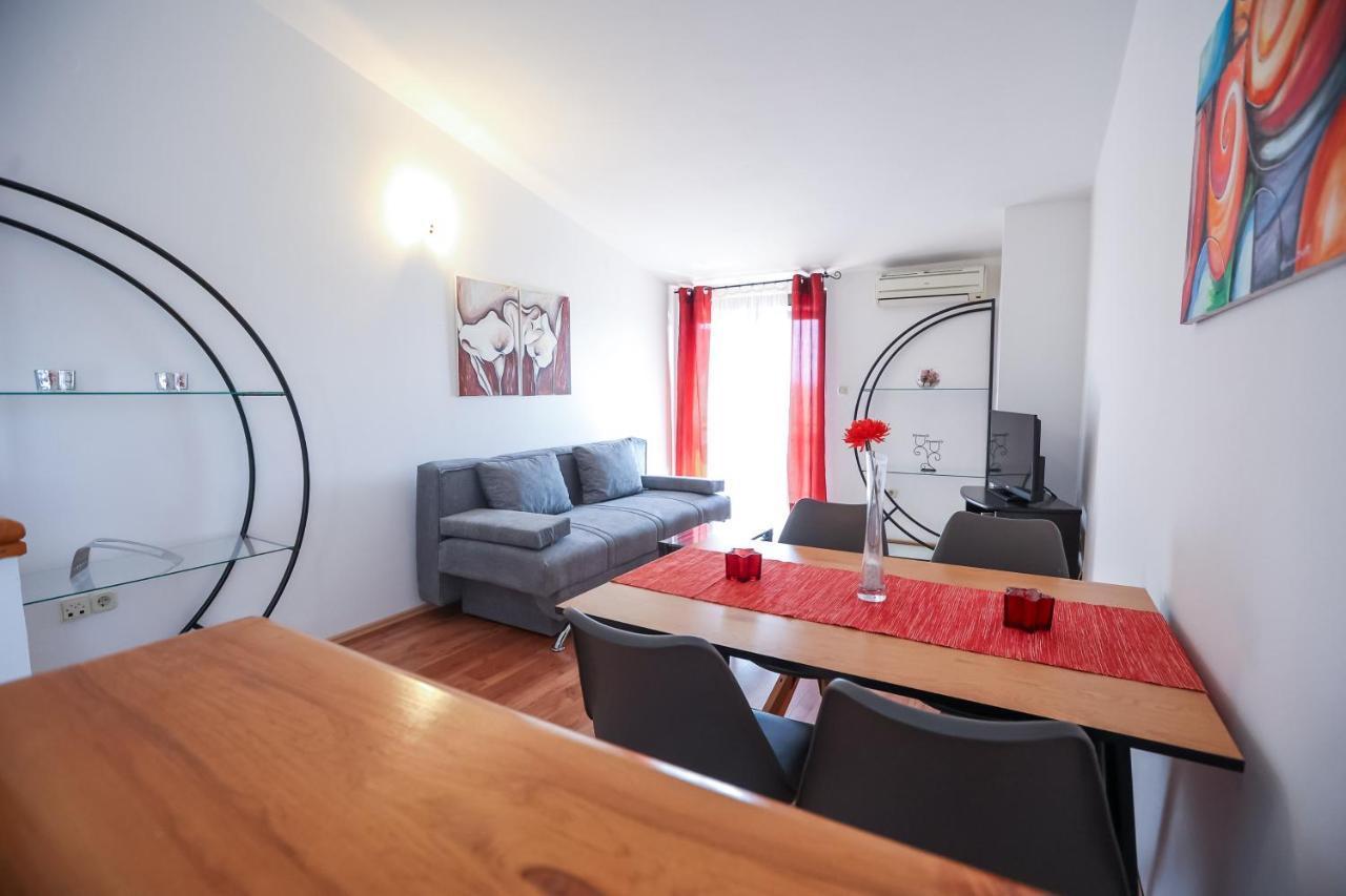 Pool Apartments Julia Zadar Zewnętrze zdjęcie