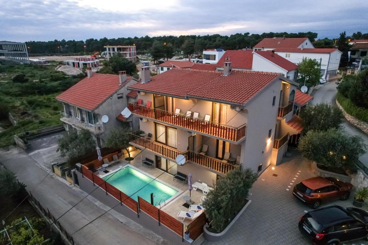 Pool Apartments Julia Zadar Zewnętrze zdjęcie