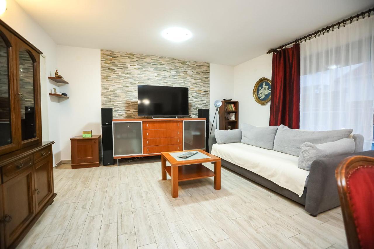 Pool Apartments Julia Zadar Zewnętrze zdjęcie