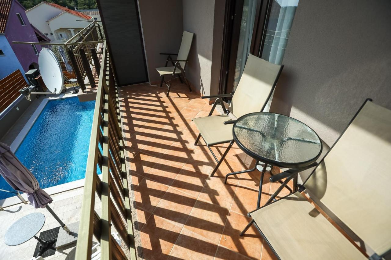 Pool Apartments Julia Zadar Zewnętrze zdjęcie
