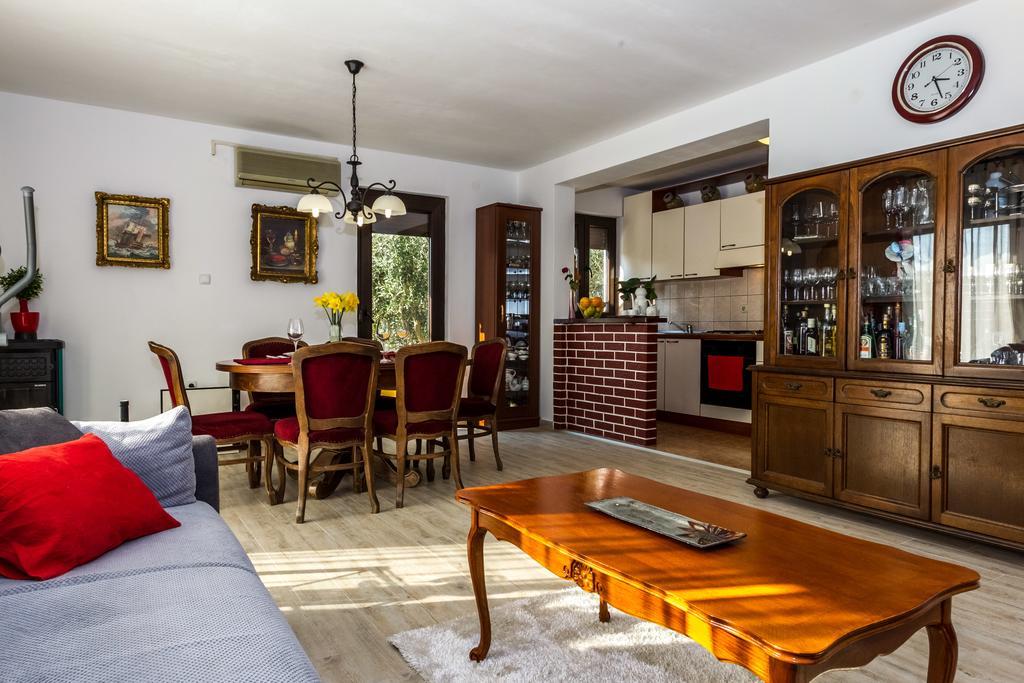 Pool Apartments Julia Zadar Zewnętrze zdjęcie