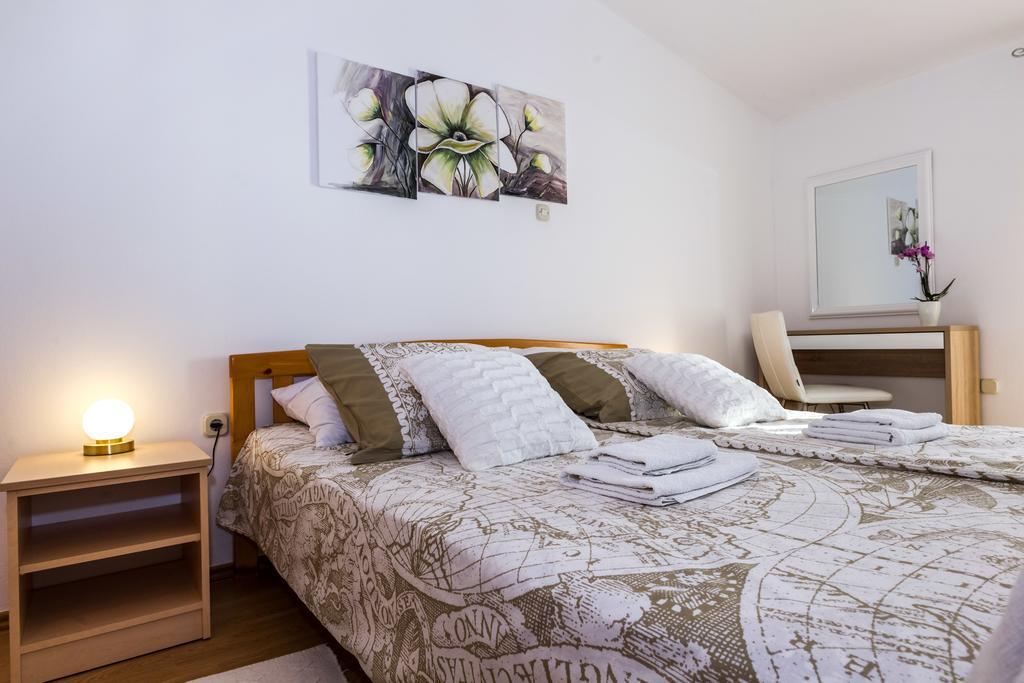 Pool Apartments Julia Zadar Zewnętrze zdjęcie