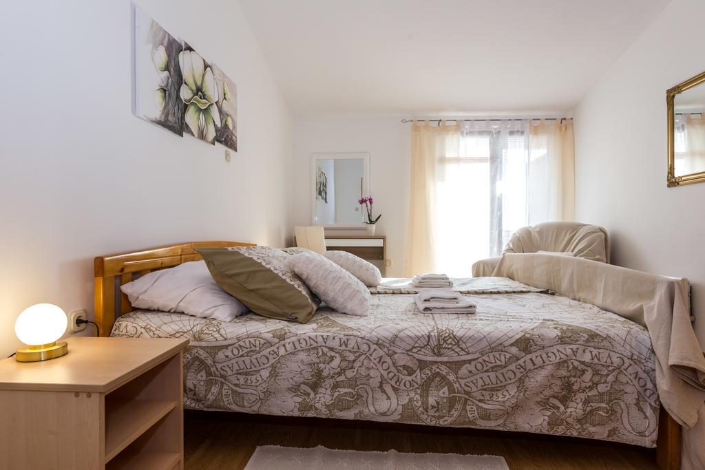 Pool Apartments Julia Zadar Zewnętrze zdjęcie