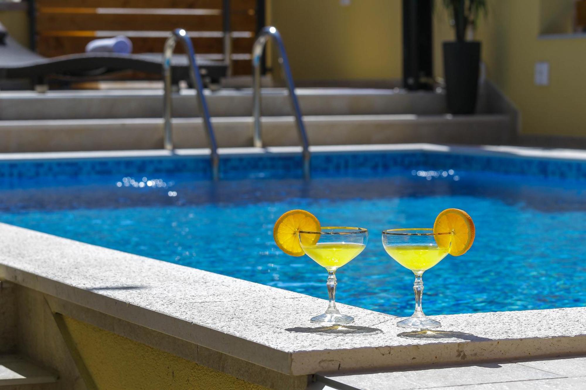 Pool Apartments Julia Zadar Zewnętrze zdjęcie