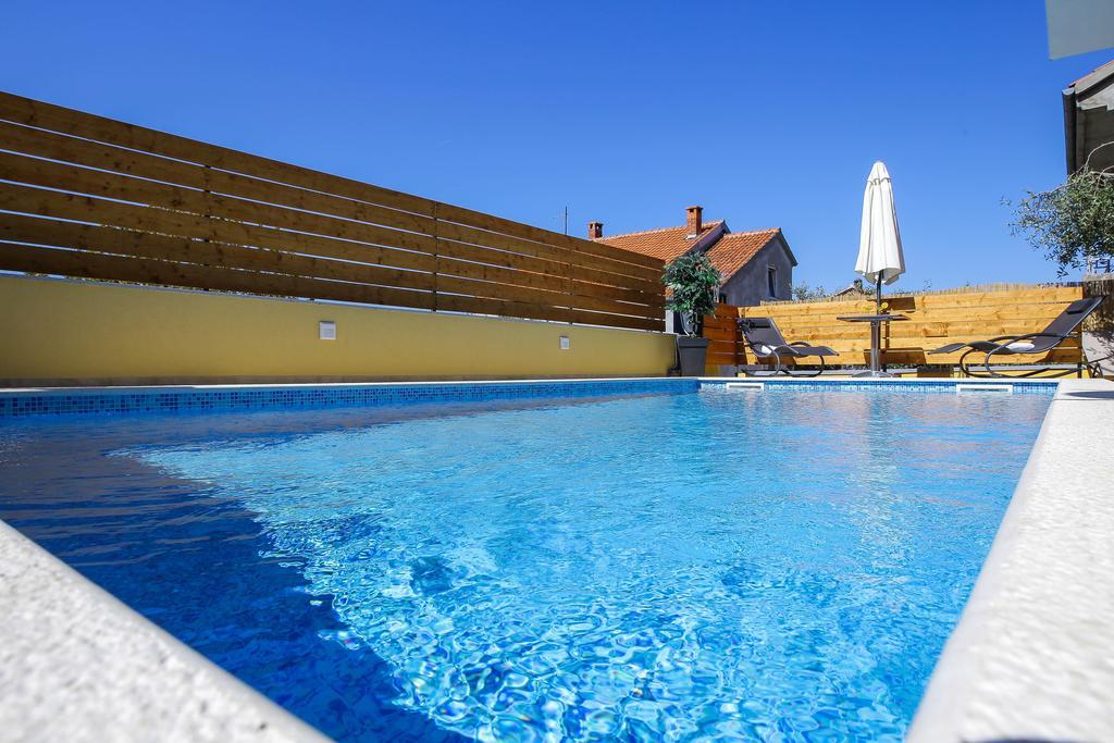 Pool Apartments Julia Zadar Zewnętrze zdjęcie