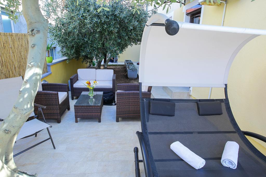 Pool Apartments Julia Zadar Zewnętrze zdjęcie