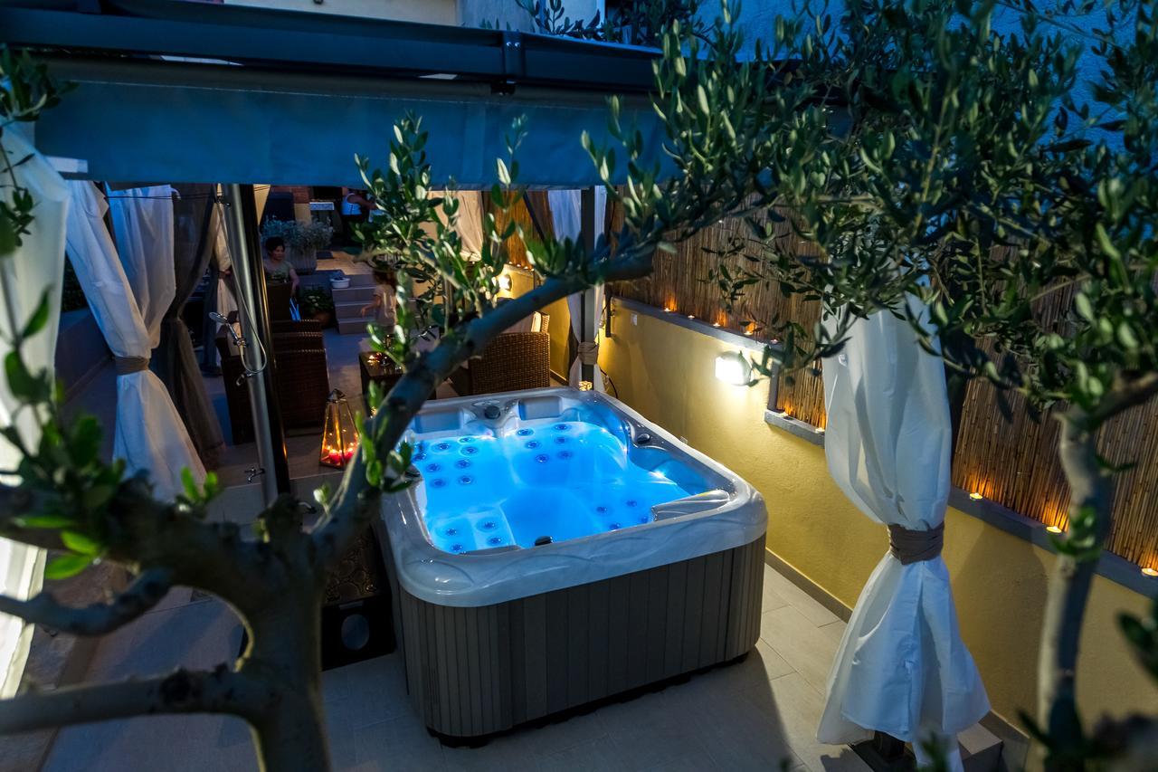 Pool Apartments Julia Zadar Zewnętrze zdjęcie